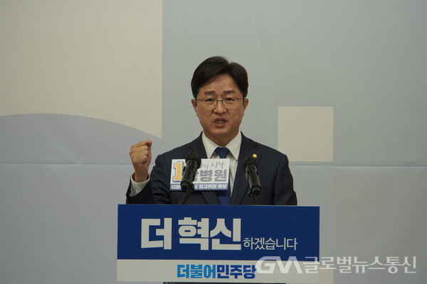 (사진: 의원실) 강병원 국회의원(더불어민주당, 서울 은평구을)